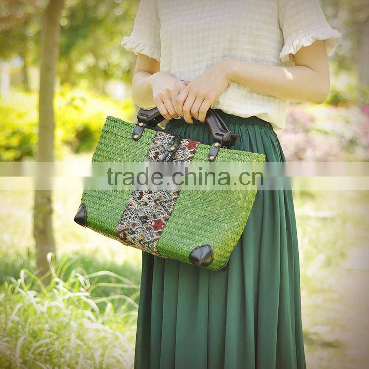 Top quality wood handle beach bag green thailand straw bag