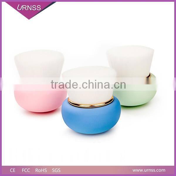 Soft nylon cleansing facial brush