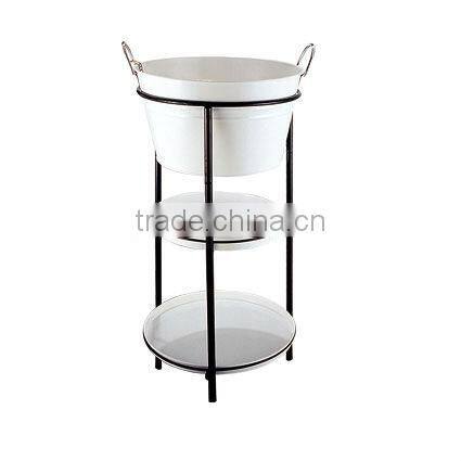 Garden Enamelware ice tray with shelf