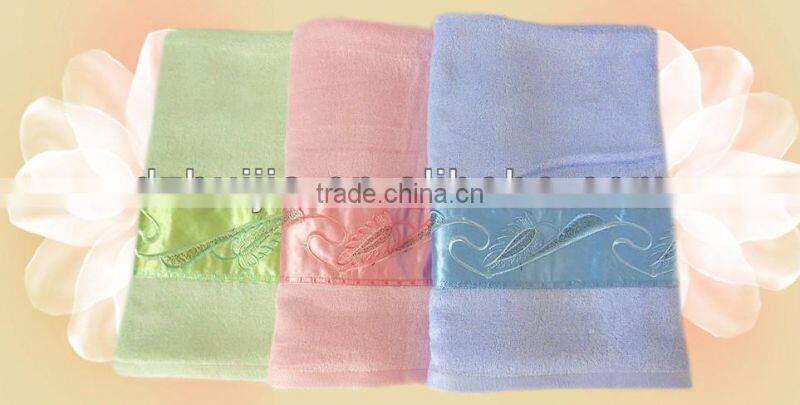 The new embroidered satin towel, beautiful and comfortable
