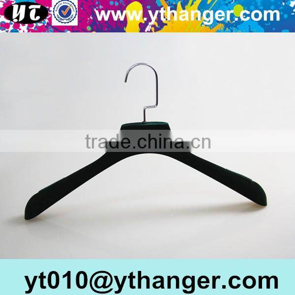YY0461 luxury metal plated logo velvet clothes hanger men coat hanger for shops