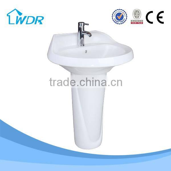 bathroom accessories wholesalers ceramic wash basin