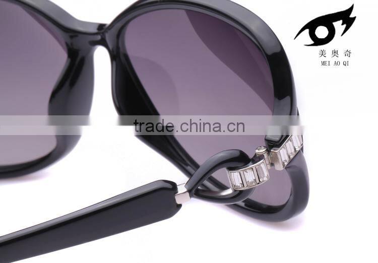 Fashionable sunglasses,glasses frame with diamond