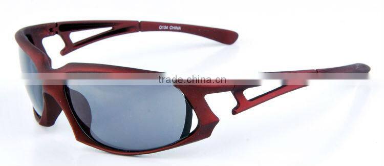 Sport sunglasses with optical lens