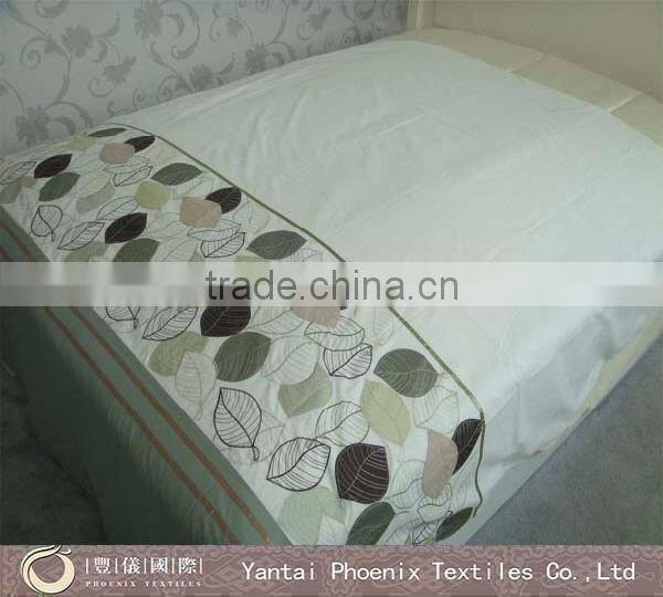 78*78 embroidery jacquard bed cover