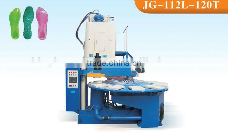 Vertical outsole injection machine
