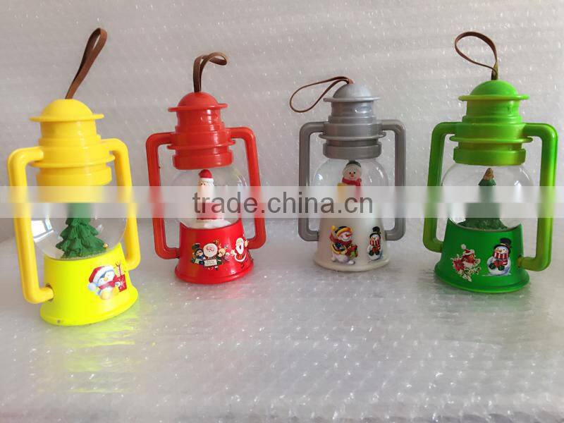 Yellow 2015 Hot Sale 45mm Polyresin Led Christmas Tree Water Globe Latern Design