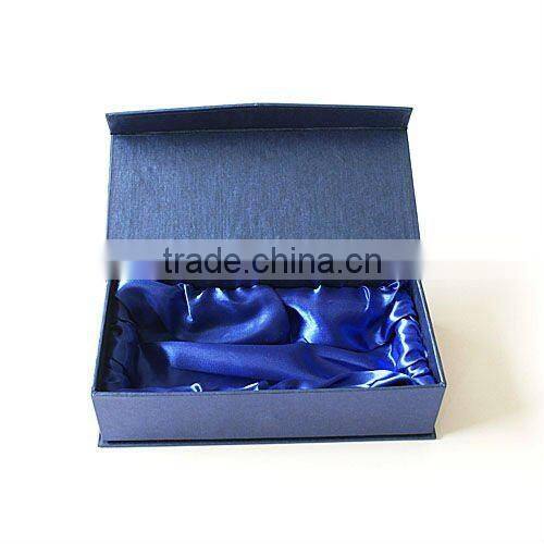 Crystal pyramid plaque with engraving crystal trophy