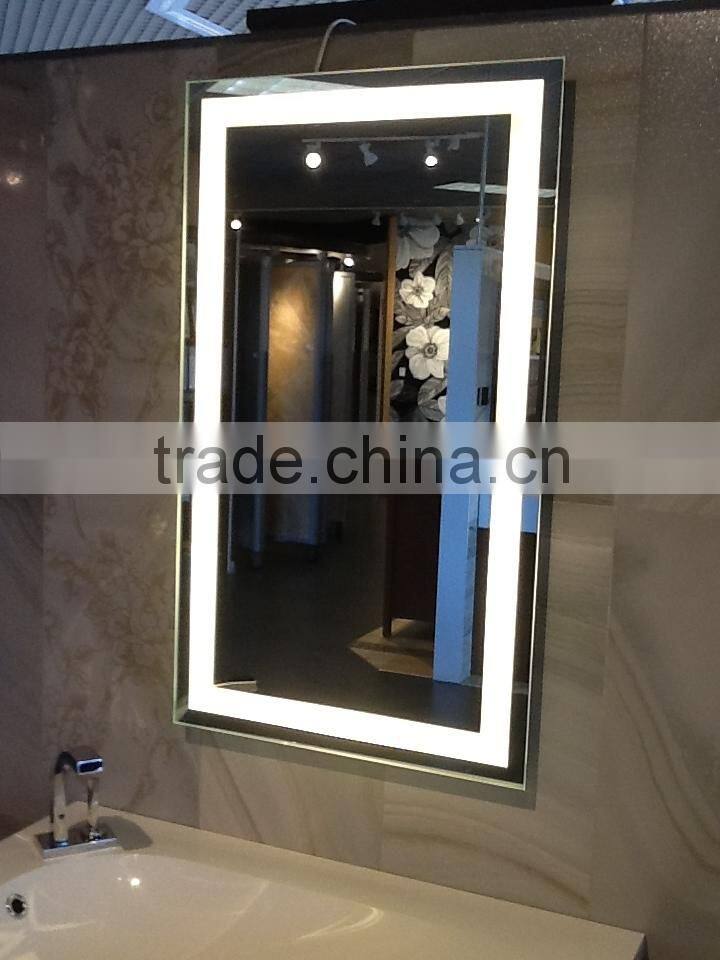 IP44 CE LED Mirror with Magnifier for Bathroom