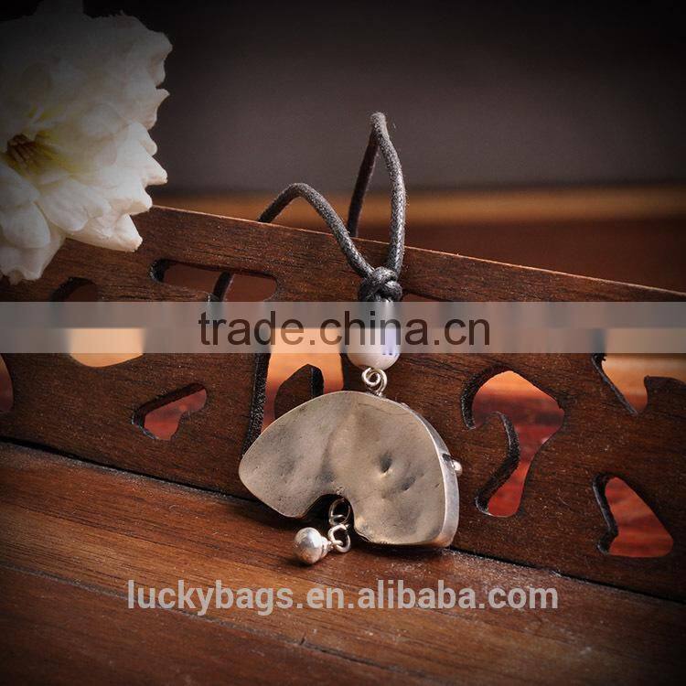 Hot selling pink fan-shaped Miao embroidery woman necklace