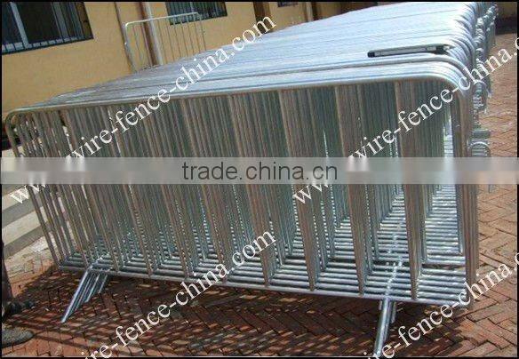 crowd control barriers/fence