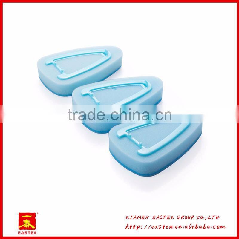 Replaceable triangle sponge brush