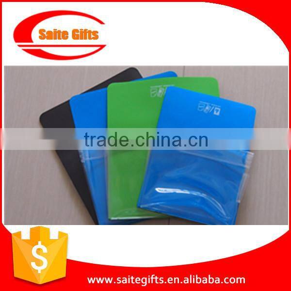 Custom magnetic document pocket