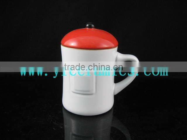 YF18621 embossed porcelain coffee mug with lid