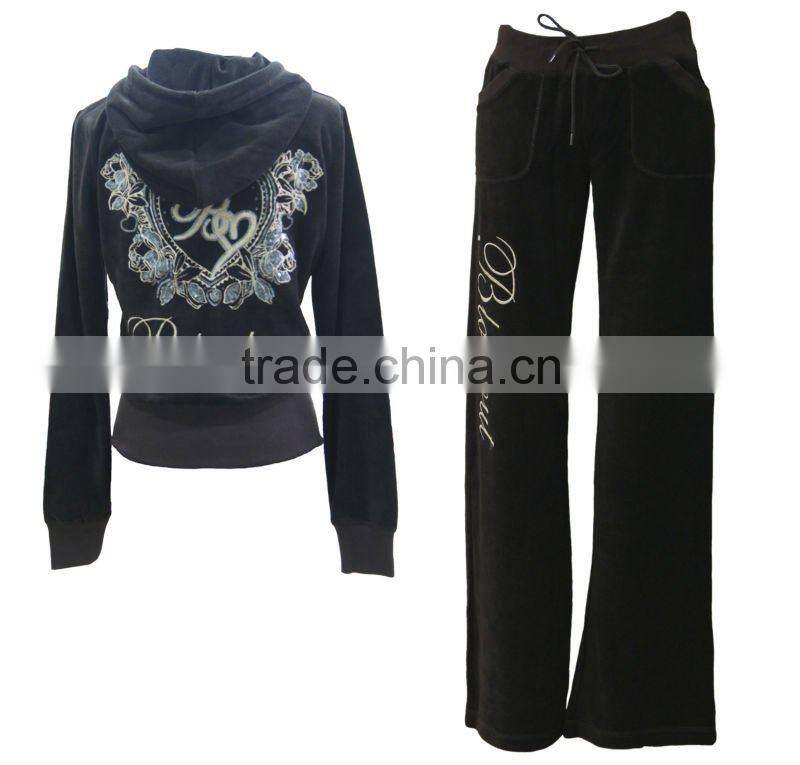 Hot Ladies 2pcs Velour Suit with Beautiful Sequins Embroidery