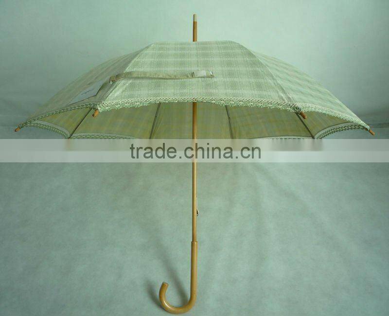 Ladies sun wooden umbrella with lace