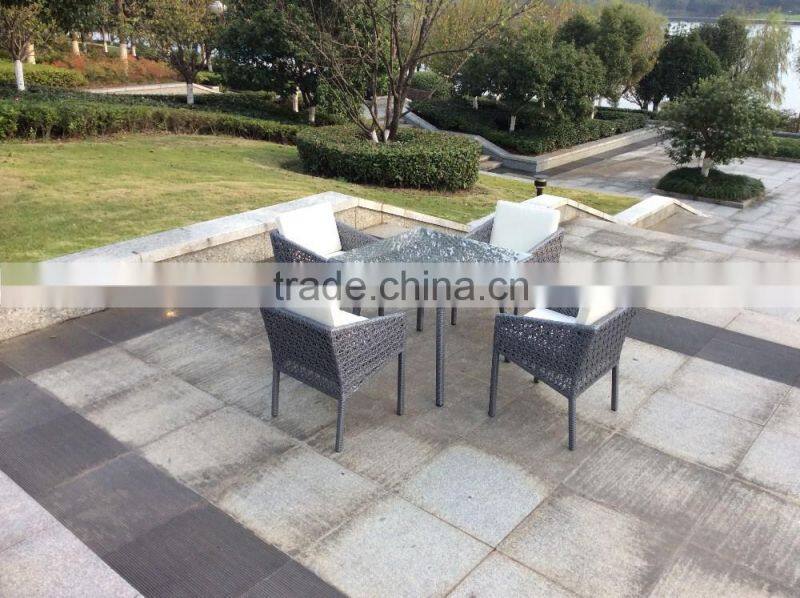 Wholesale Outdoor Rattan Dinner Table Set in Garden