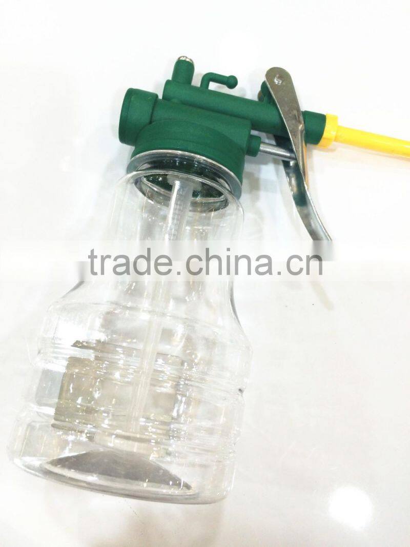 BERRYLION cheap price plastic long spout 350g with crystal tank