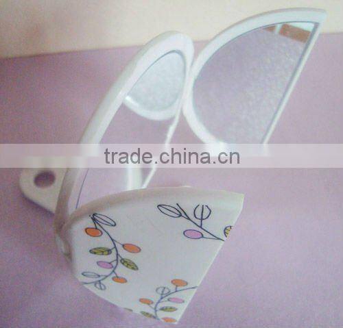 Cute foldable plastic cosmetic hand mirror