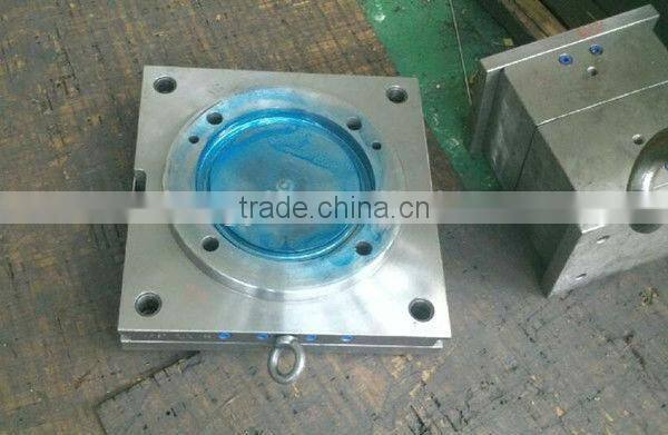 Painting lid injection mould