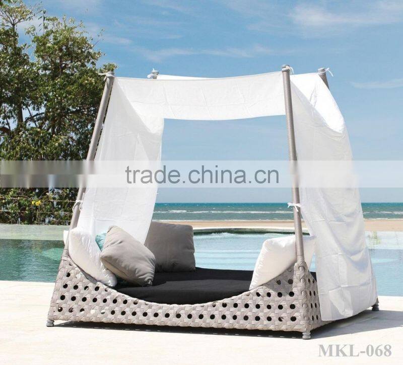 Wicker Outdoor Furniture Double Rattan Sun Lounger - Outdoor Furniture Beach Chair