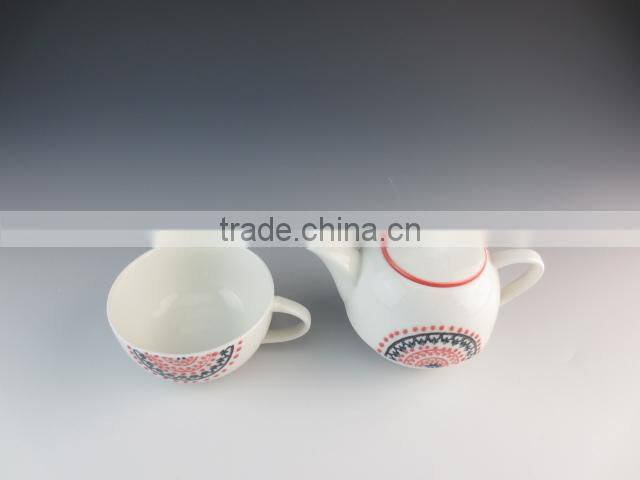 2015 newest design ceramic drinkware type tea pot with cup set