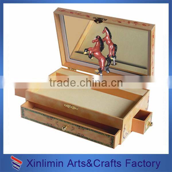 Customized wooden boxes with red velvet.inside with lock