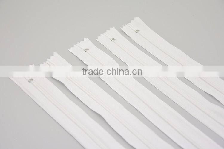 High Quality No.#3 20 cm Auto Lock Close End White Nylon Zipper
