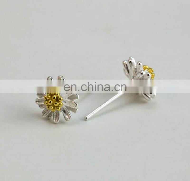 Tiny Charming Daisy Flower Earrings 925 silver Stud