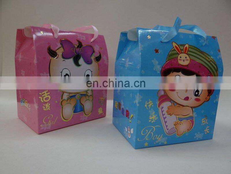Factory directly !Promotional Customized lovely red paper box with gold stamp