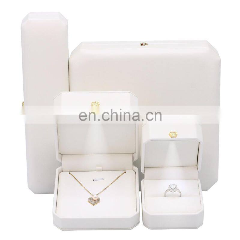 Wholesale Luxury Pu Leather White Ring Box Packaging
