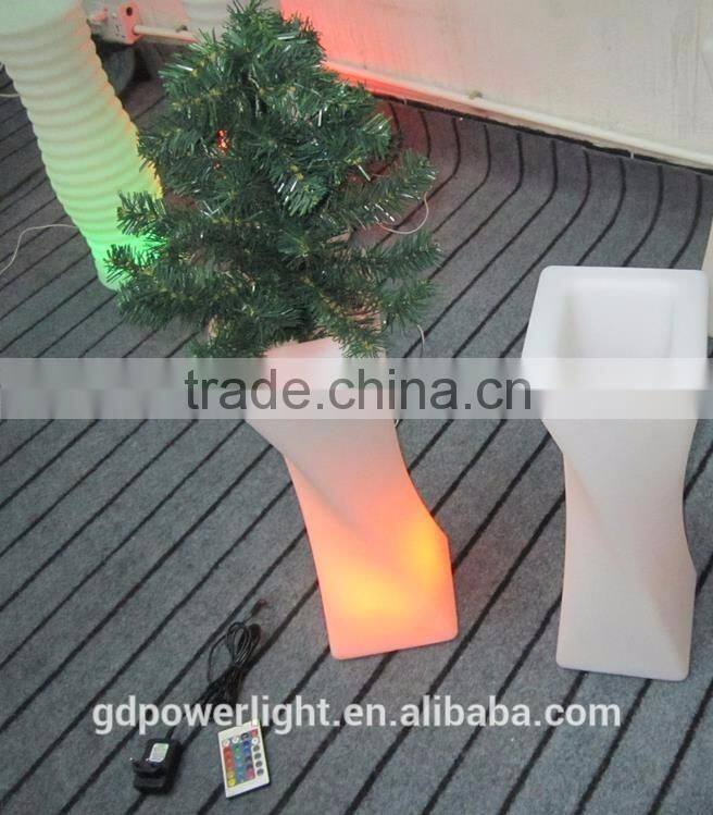 New Solar Illumination PE plastic Flower pot with Solar LED light YXF-1650AS