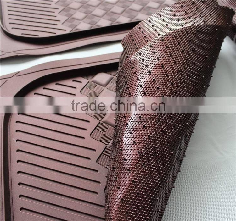Tailorable car mat can be cut to the right size with high edge
