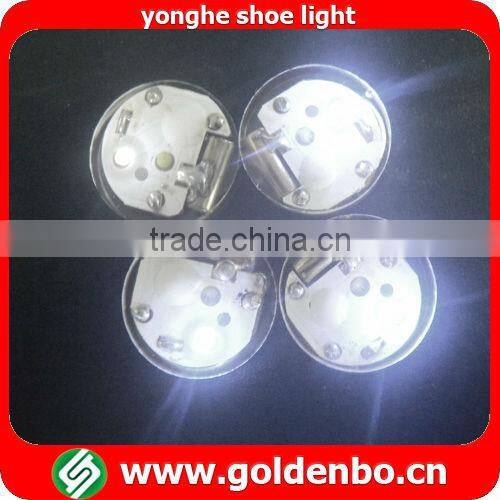 Shake lighting shoes