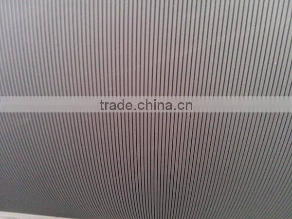 Grooved press roll for fourdrinier paper making machine of paper mill