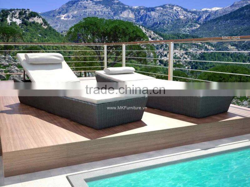 Rattan Outdoor Sun Lounger - Poly Rattan Outdoor Sunbed Furniture