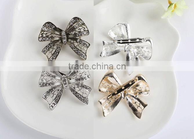 Vintage Style Girls Fleur-De-Lis Emerald Crown Brooch Pin With Crystals