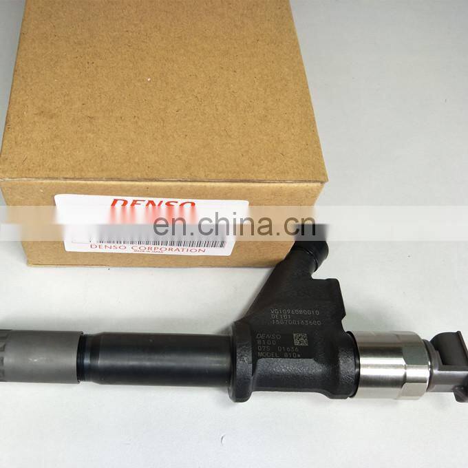 Original and New Common rail injector 095000-8100