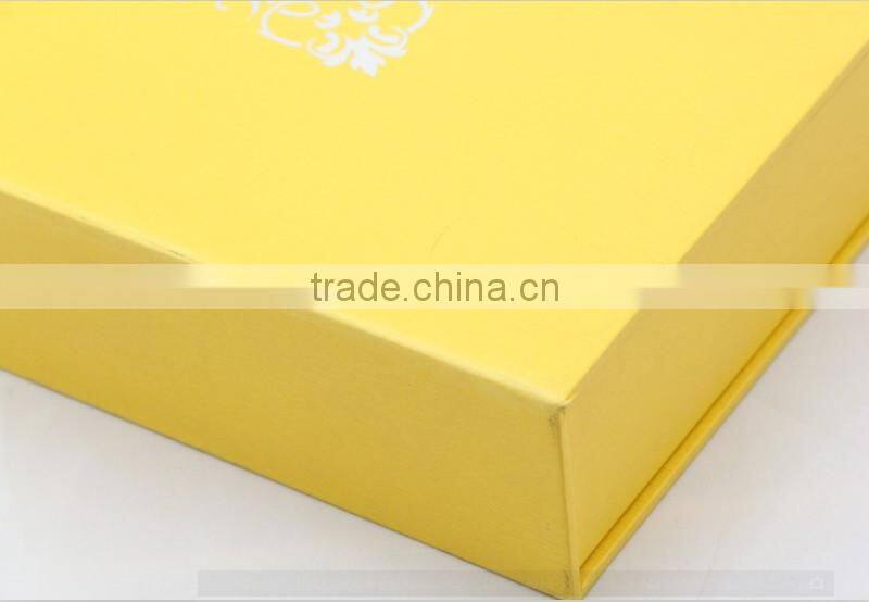 High quality clamshell box with magnetic closure scarf box , Accept OEM / ODM order