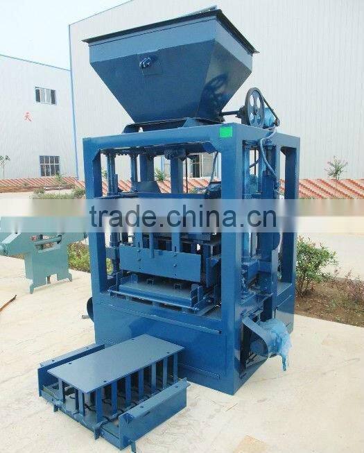 Hot selling semi automatic concrete brick machine qtj4-26c