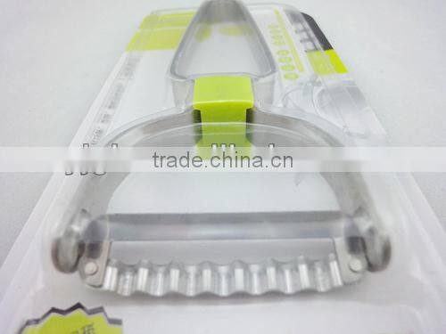 Stainless Steel Kitchen Peeler ( waved blade )