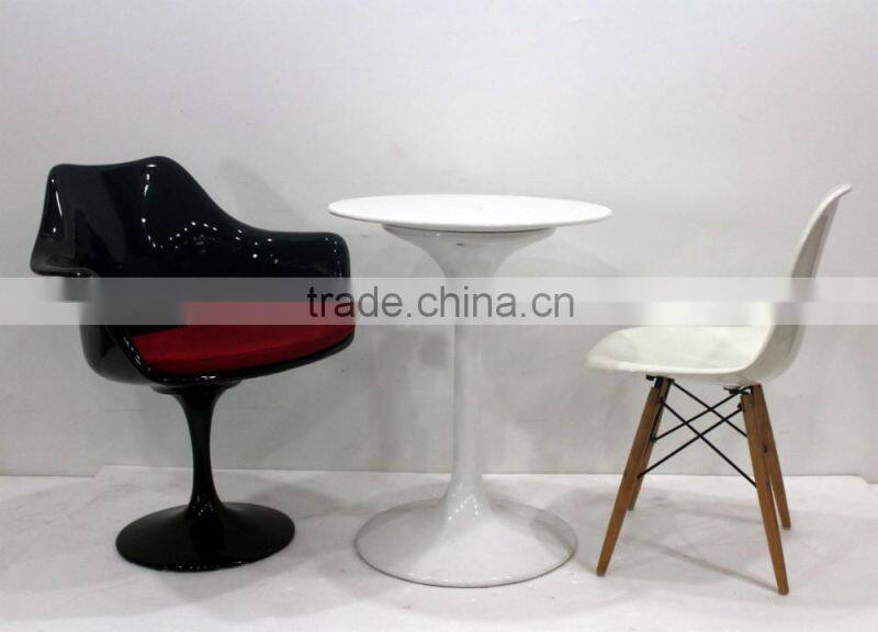 replica classic fiberglass tulip armchair with fabric cushion by Eero Saarinen