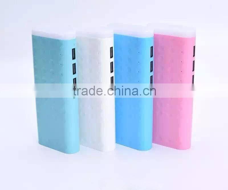 large capacity factory price 3 USB power bank with powerful lamp XH-LP