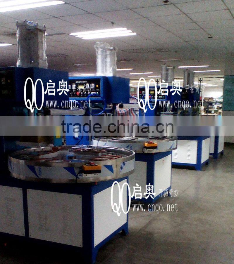 Automatic blister packaging machine