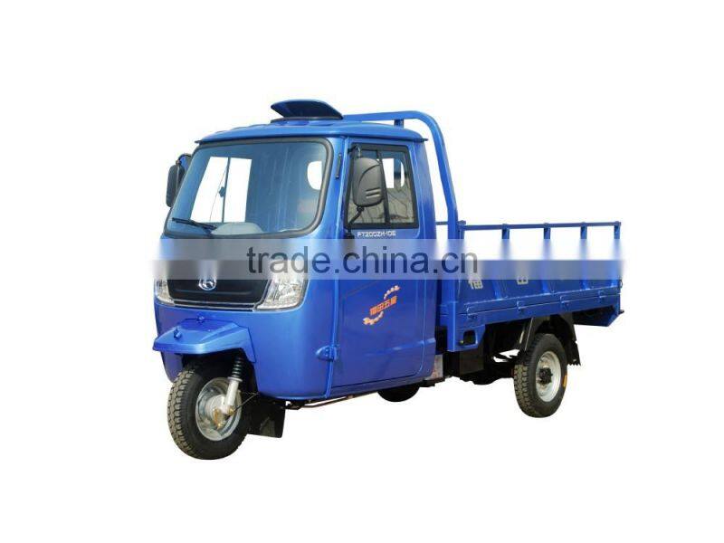three wheel motor tricycle with closed cabin for cargo