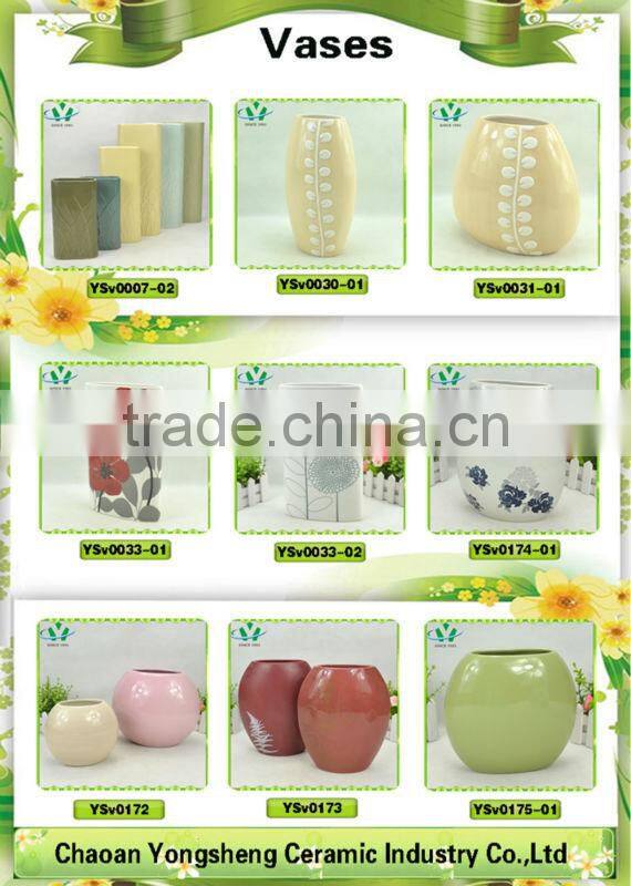 Red color modern ceramic vase home decoration