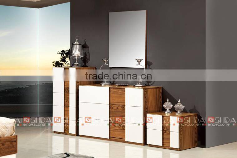 Mdf Frame Walnut Decorative Wall Mirror M-1