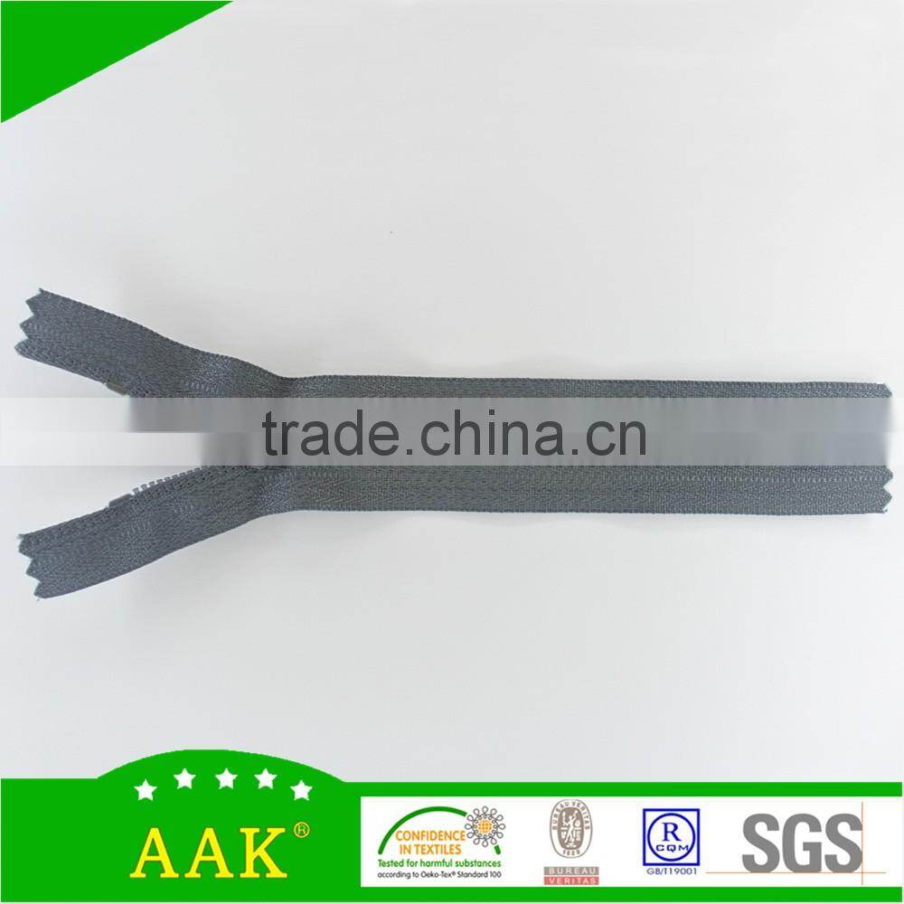 5#Csutom stopper close end auto lock nylon zipper