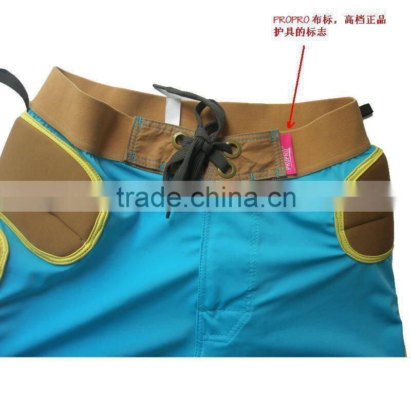 Snow Sports Protective Equipment Red and Blue Impact Shorts For Hip Thign and Tailbone Protection