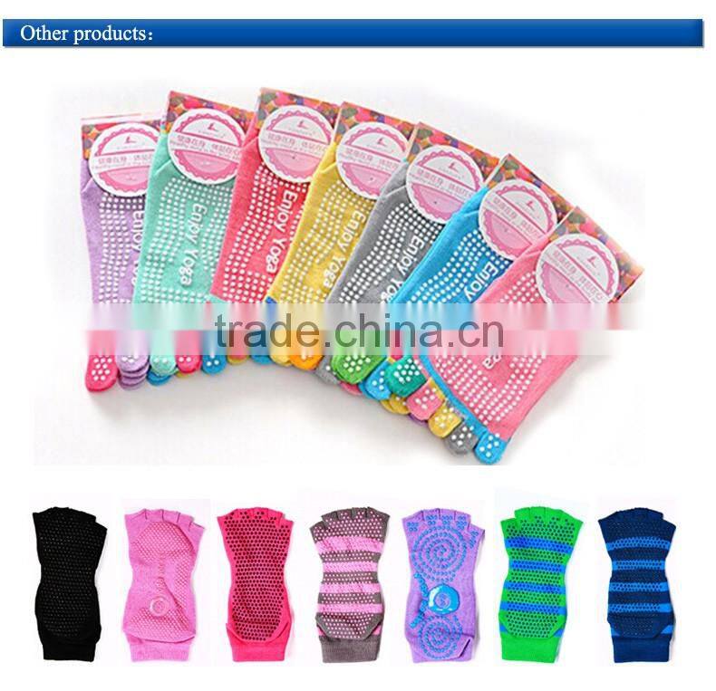 Cheap style women's anti-slip five fingers socks soft women cotton socks breathable yoga socks fashionable yoga socks